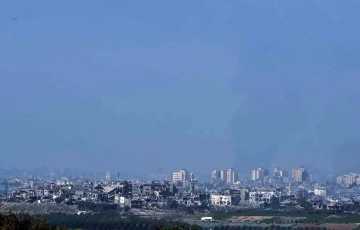 Gazze sınırından dumanlar yükselmeye devam ediyor
