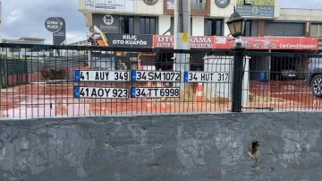 Gebze’de sağanak sürücülere zor anlar yaşattı
