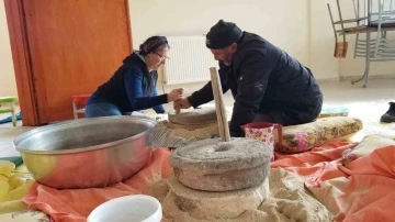 Geçmişi yüzyıllara dayanan geleneksel yemek &quot;Kavut&quot;
