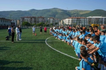 Gemlik Belediyespor yaz okulları yoğun katılımla başladı
