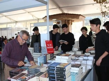 Gemlik Kitap Limanı, bugün kapılarını açıyor