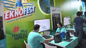 Genç girişimciler, geliştirdikleri elektrikli araç şarj istasyonu ile TEKNOFEST İzmir'de