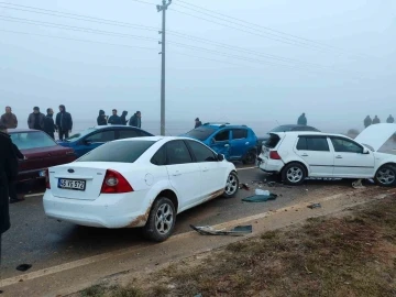 Göksun’da 22 araç kazaya karıştı: 15 yaralı
