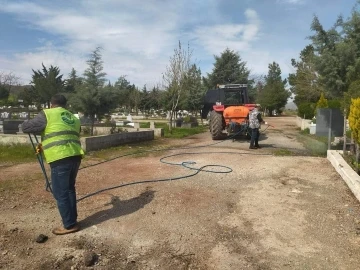 Gölbaşı’nda ilaçlama çalışmaları devam ediyor
