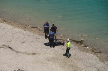 Göle düşen otomobilden 16 yaşındaki Batuhan’ın cesedi çıkartıldı
