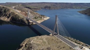 Güneydoğu'nun "Boğaz Köprüsü" depremlerde zarar görmedi