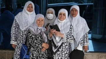 Hacı adaylarının Arafat'a yolculuğu başladı