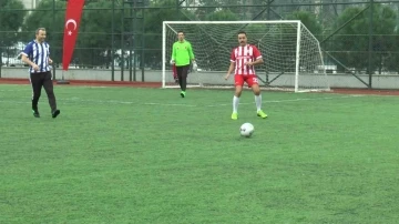 Hakim ve savcılar ile Pendik Ampute Futbol Takımı, Dünya Engelliler günü için sahada mücadele etti
