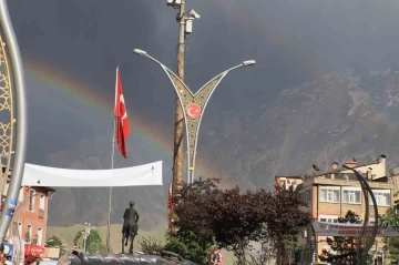 Hakkari’de gökkuşağı güzelliği
