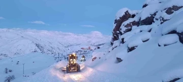 Hakkari’de karla mücadele çalışması
