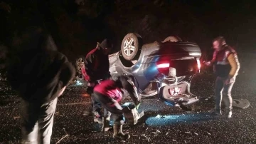 Hakkari’de kontrolden çıkan otomobil takla attı: 3 yaralı
