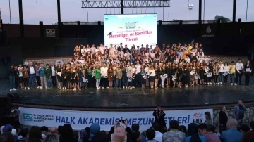 Halk Akademisi öğrencilerinin performansları nefesleri kesti
