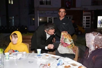 Hamid Yüzügüllü vatandaşlarla iftarda buluştu
