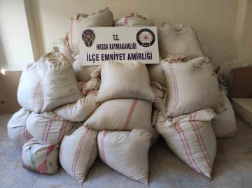 Hatay’da 900 kilogram kaçak tütün ele geçirildi
