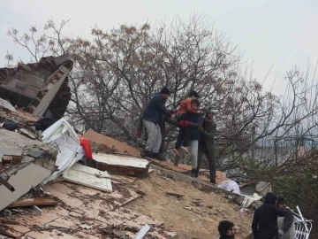 Hatay’da bir çocuk depremden 18 saat sonra sağ kurtarıldı