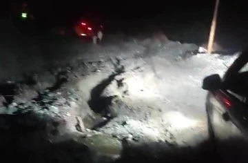 Hatay’da heyelan nedeniyle yayla yolu ulaşıma kapadı