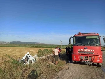 Hatay’da tarlaya uçan tırın şoförü yaralandı
