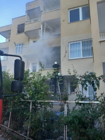 Hatay’ın Belen ilçesinde bir evin balkonu yandı
