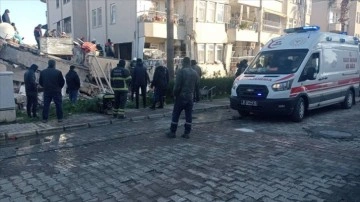 Hatay'da 2 kadın 56 saat sonra enkazdan sağ çıkarıldı