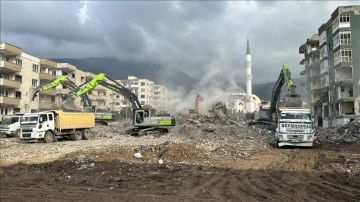 Hatay'da bina yıkım ve enkaz kaldırma çalışmaları 79 mahallede sürecek