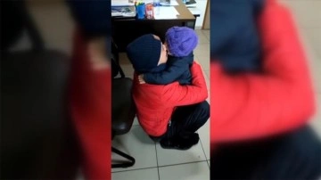 Hatay'da depremde 4 kişilik aileden sağ kalan baba ile kızı buluştu