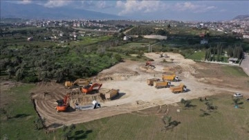 Hatay'da devlet hastanesinin inşası için çalışmalar 24 saat esasına göre sürüyor