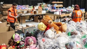 Hatay'da "iyilik fabrikası" gönüllüleri depremzedeleri yalnız bırakmıyor