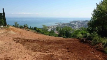 Hem Ahi Evren’e komşu olmak hem de deniz manzaralı mezarlık sahibi olmak için sıraya girdiler
