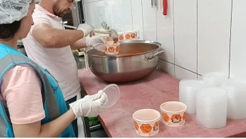 Hergün hasta, engelli ya da yemek yapamayacak durumda vatandaşlara ücretiz yemek servisi
