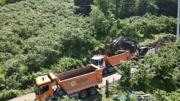 Heyelandan kapanan yollar açılıyor
