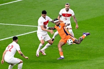 Hollanda 2-1 Türkiye