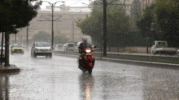 İç Ege, Orta Karadeniz, İç Anadolu'nun kuzeyi ve Bolu çevreleri için gök gürültülü sağanak uyar