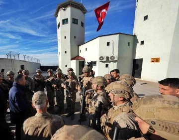 İçişleri Bakanı Yerlikaya’dan Mardin’deki jandarma üs bölgesine ziyaret