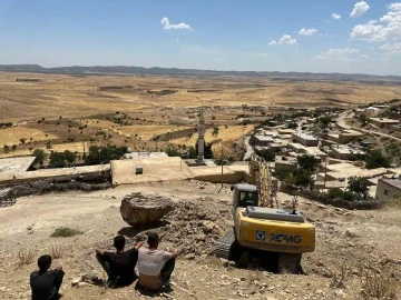 İHA’nın haberi ses getirdi, tehlike saçan dev kaya parçaları kaldırıldı
