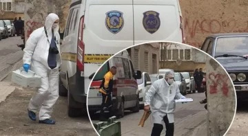 İki kızını bıçaklayarak öldürdü, polise teslim oldu