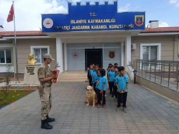 İlkokul öğrencilerinden jandarmaya ziyaret
