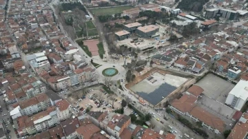 İnegöl’de Merkez Park şekilleniyor