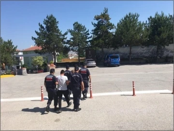 İnşaattan çaldıkları malzemeleri hurdacıya sattığı gerekçesiyle yakalanan 2 şüpheli tutuklandı
