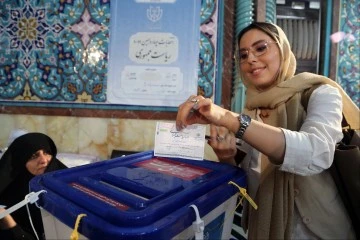 İran'da devrimden bu yana en düşük katılımlı seçim