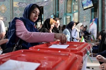 İran'da oy verme işlemi başladı 