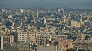 İran’da hava sıcaklığı 50 dereceyi gördü