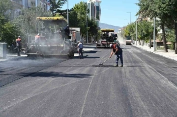 Isparta Belediyesi asfalt ve kaldırım yenileme çalışmaları
