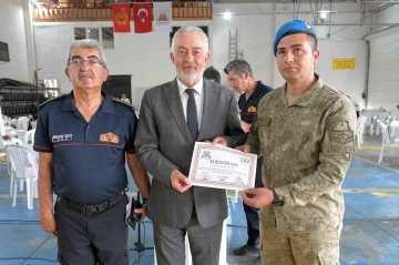Isparta Belediyesi İtfaiyesi’nden askeri personele arama ve kurtarma eğitimi
