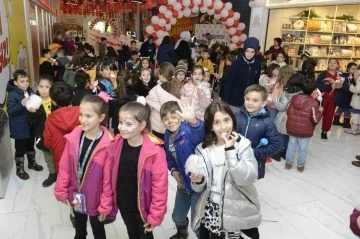 Isparta Belediyesi tarafından düzenlenen çocuk festivali başladı
