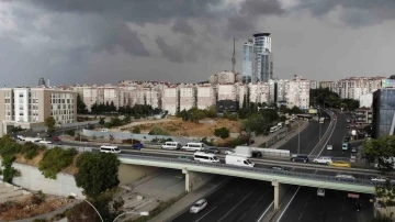 İstanbul’a yağmur bulutları böyle geldi
