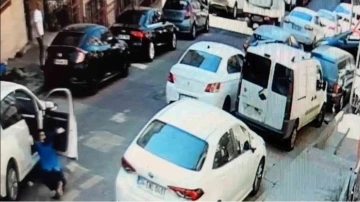 İstanbul’da dehşet anları kamerada: Kendini araçtan atan kadın metrelerce sürüklendi
