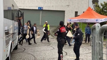 İstanbul’da sayılan oylar ilçe seçim kurullarına getiriliyor
