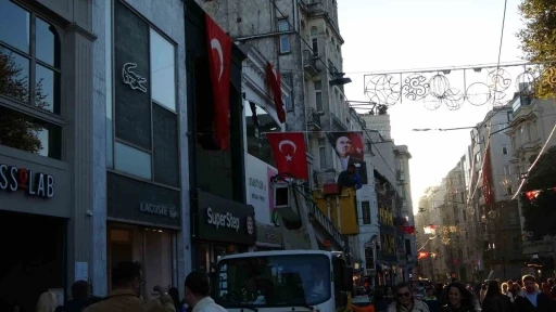 İstiklal Caddesi Cumhuriyet Bayramı’na hazırlanıyor
