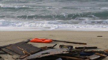 İtalya'da hafta sonu batan göçmen teknesine neden müdahale edilmediği tartışılıyor