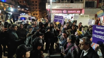 25 Kasım'da kadına şiddete hayır yürüyüşünde arbede